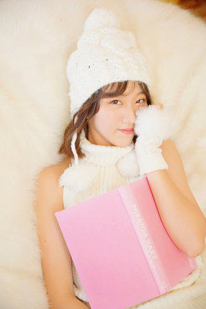 中指无名指往里挖的手势